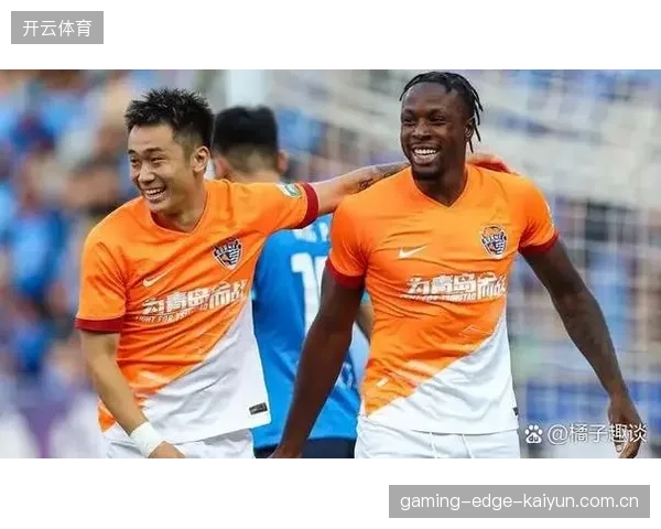 青岛海牛一记刁钻传球让防线完全崩裂